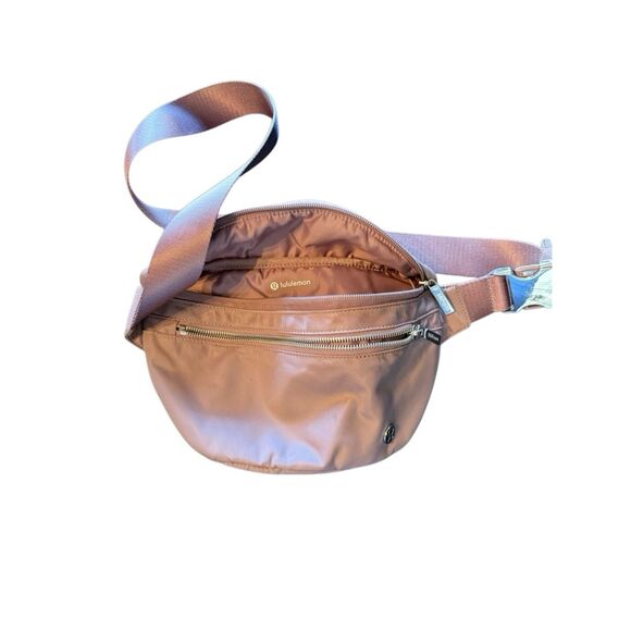 Lululemon City Adventurer Belt Bag 2.5L Crossbody Shoulder, Mauve - Picture 7 of 10